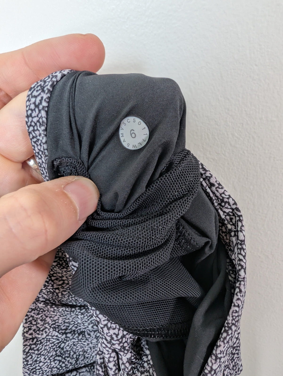 Lululemon on the fly pant - 6