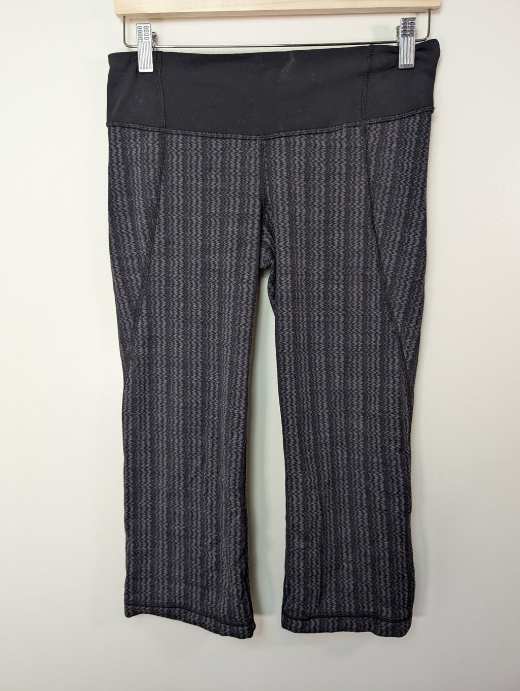 Lululemon gather and crow crop - Appears S