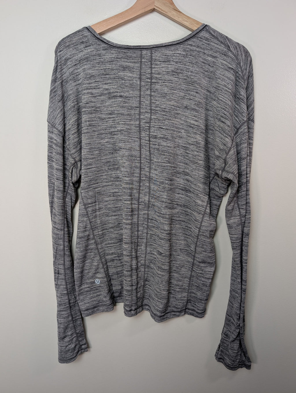 Lululemon long-sleeve - Appears M