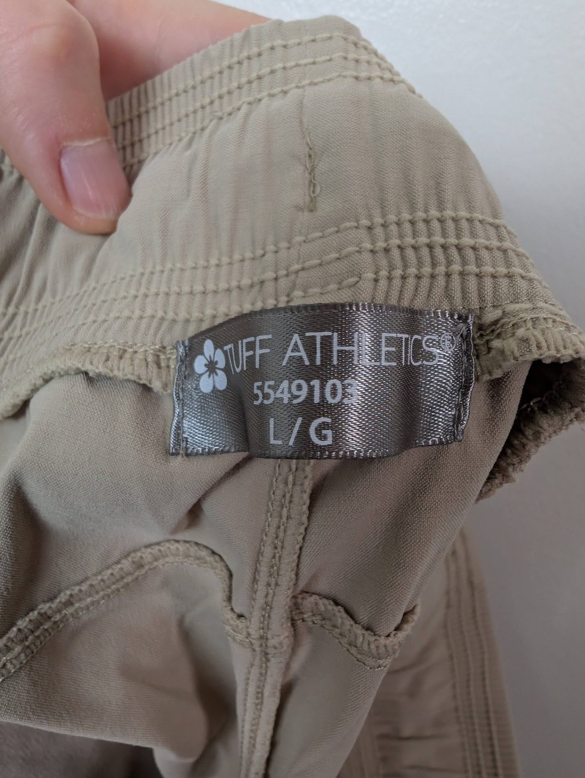 Tuff Athletics beige shorts - L
