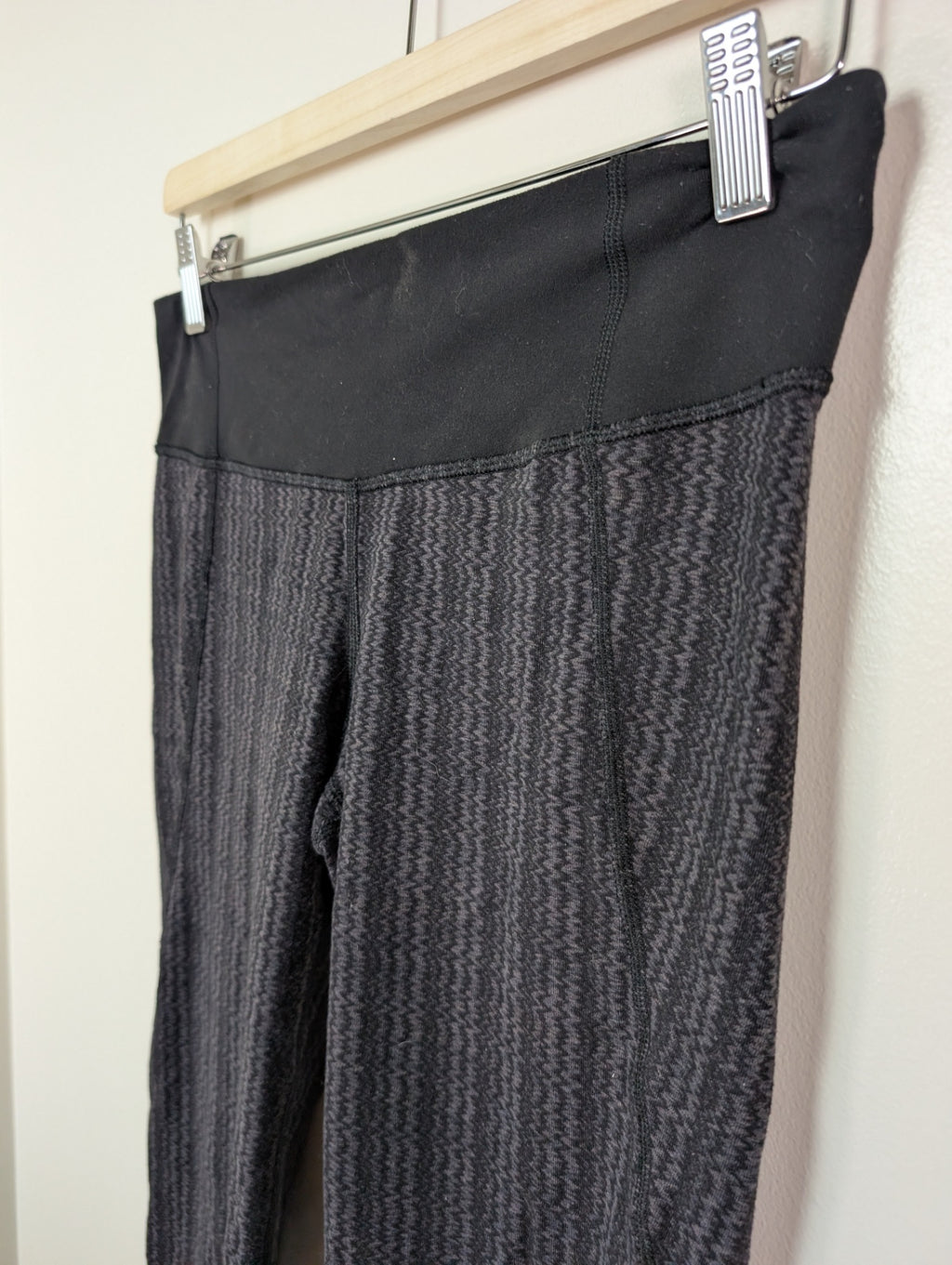 Lululemon gather and crow crop - Appears S