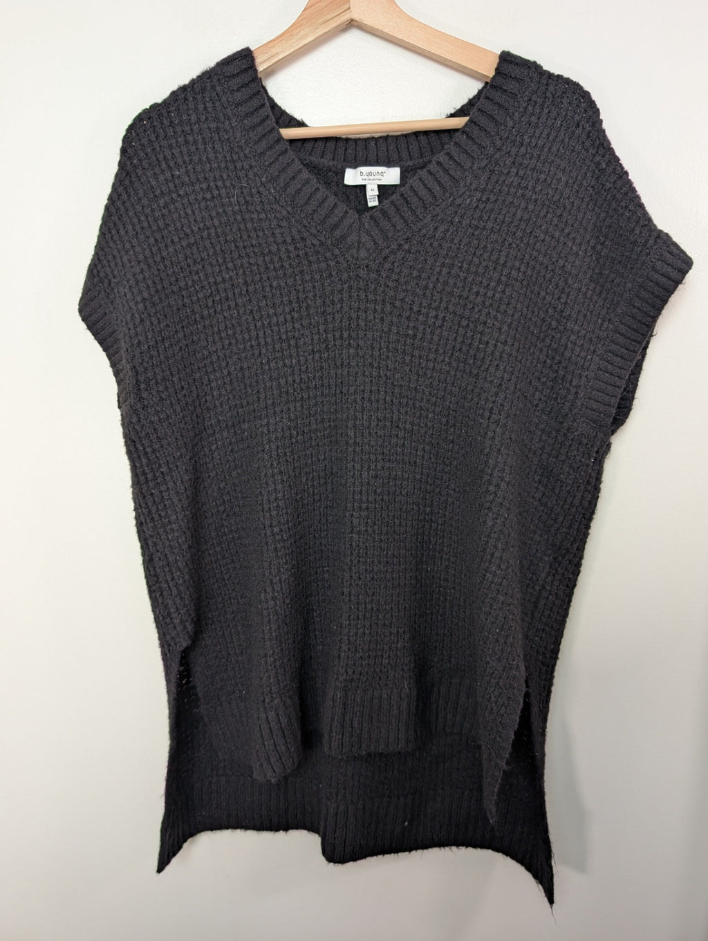 b.young knit blouse - M