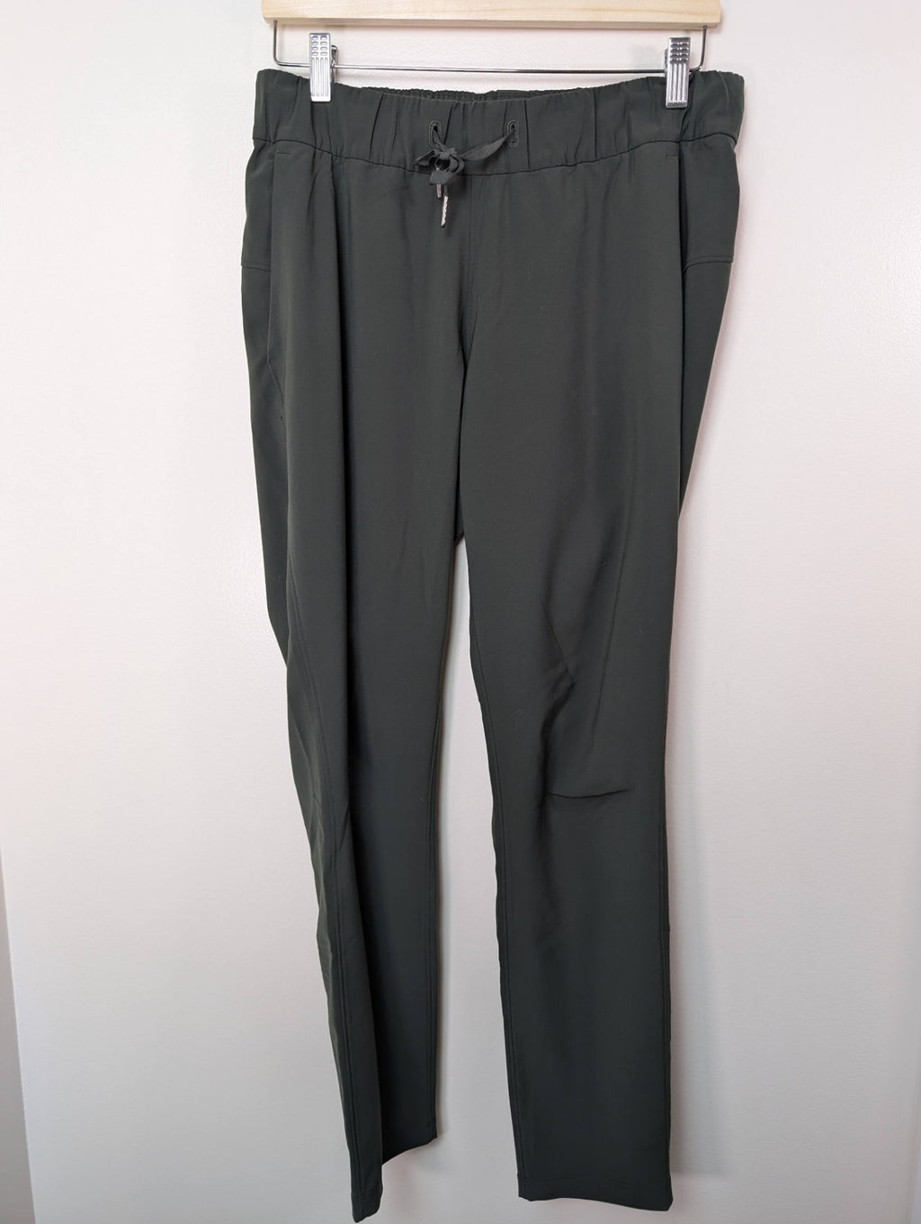 Lululemon green on the fly pant - 6
