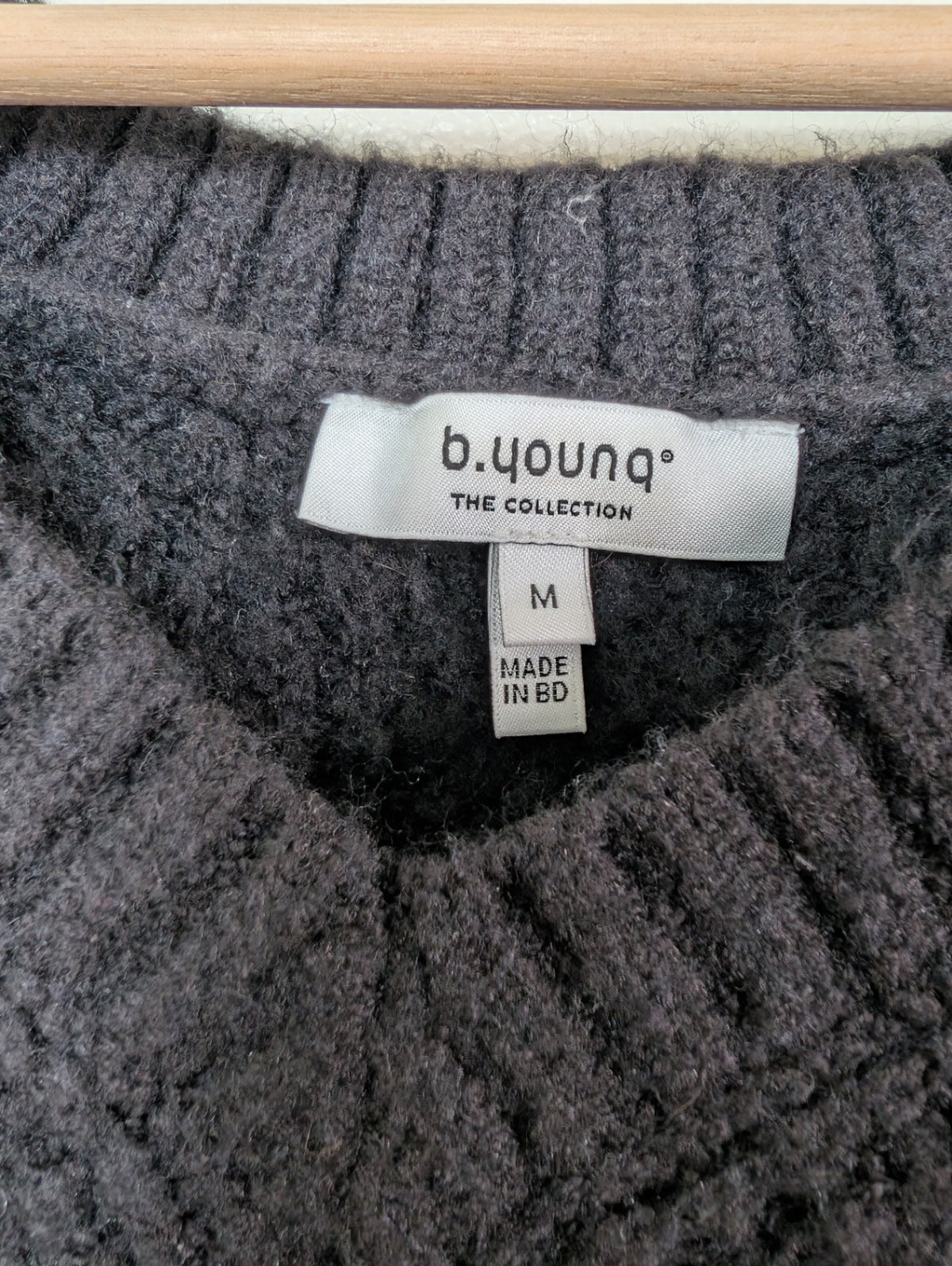 b.young knit blouse - M