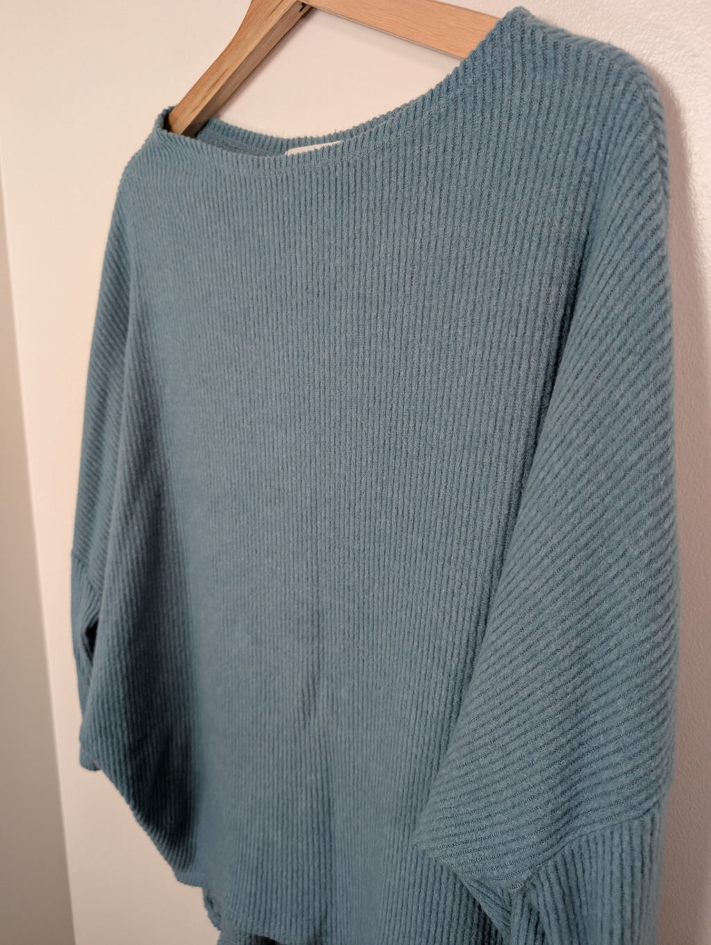 Cherish blue sweater - Appears M