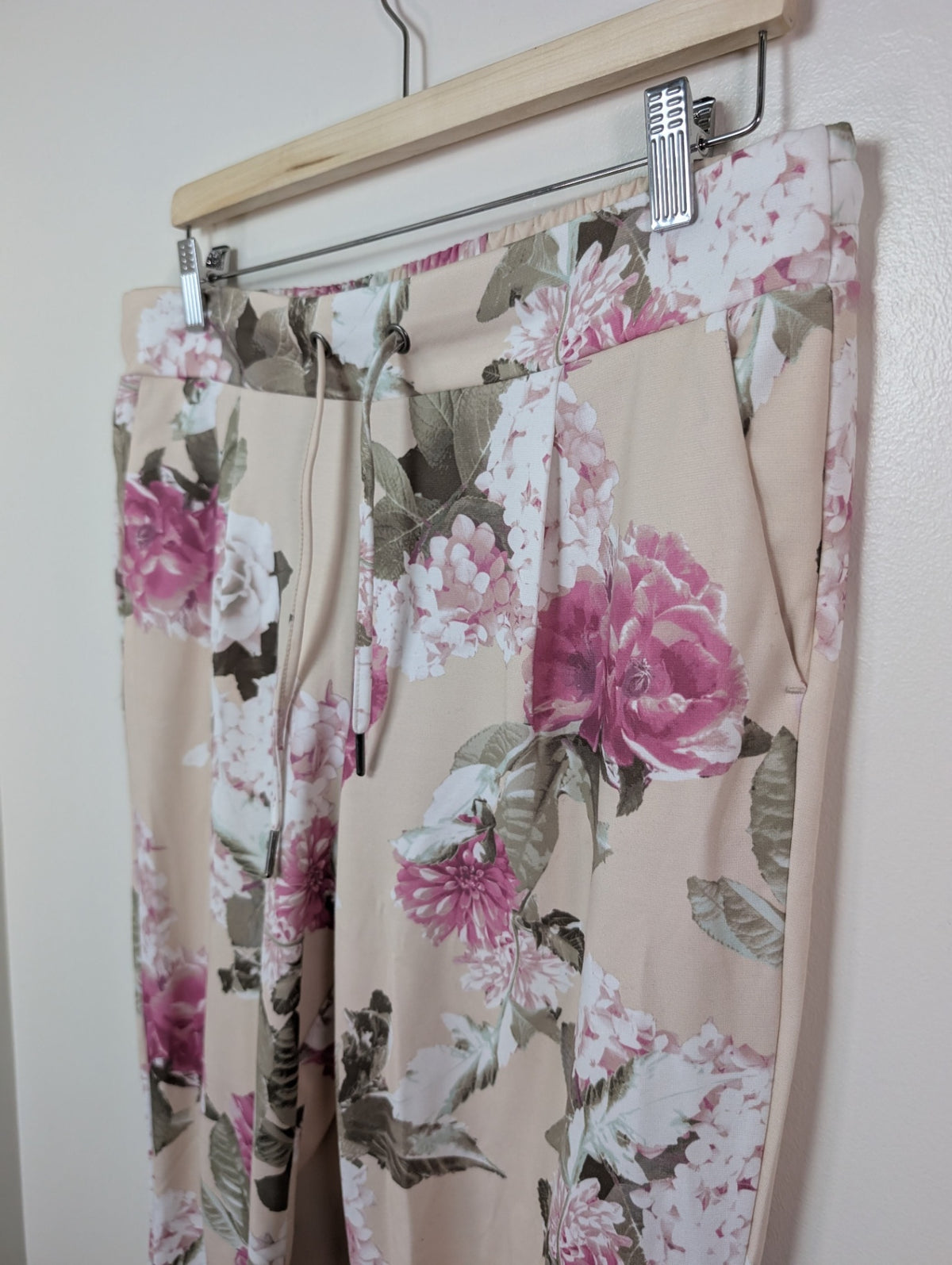 b.young floral pants- L
