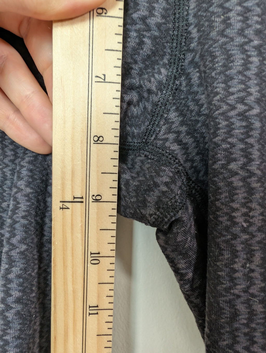 Lululemon gather and crow crop - Appears S