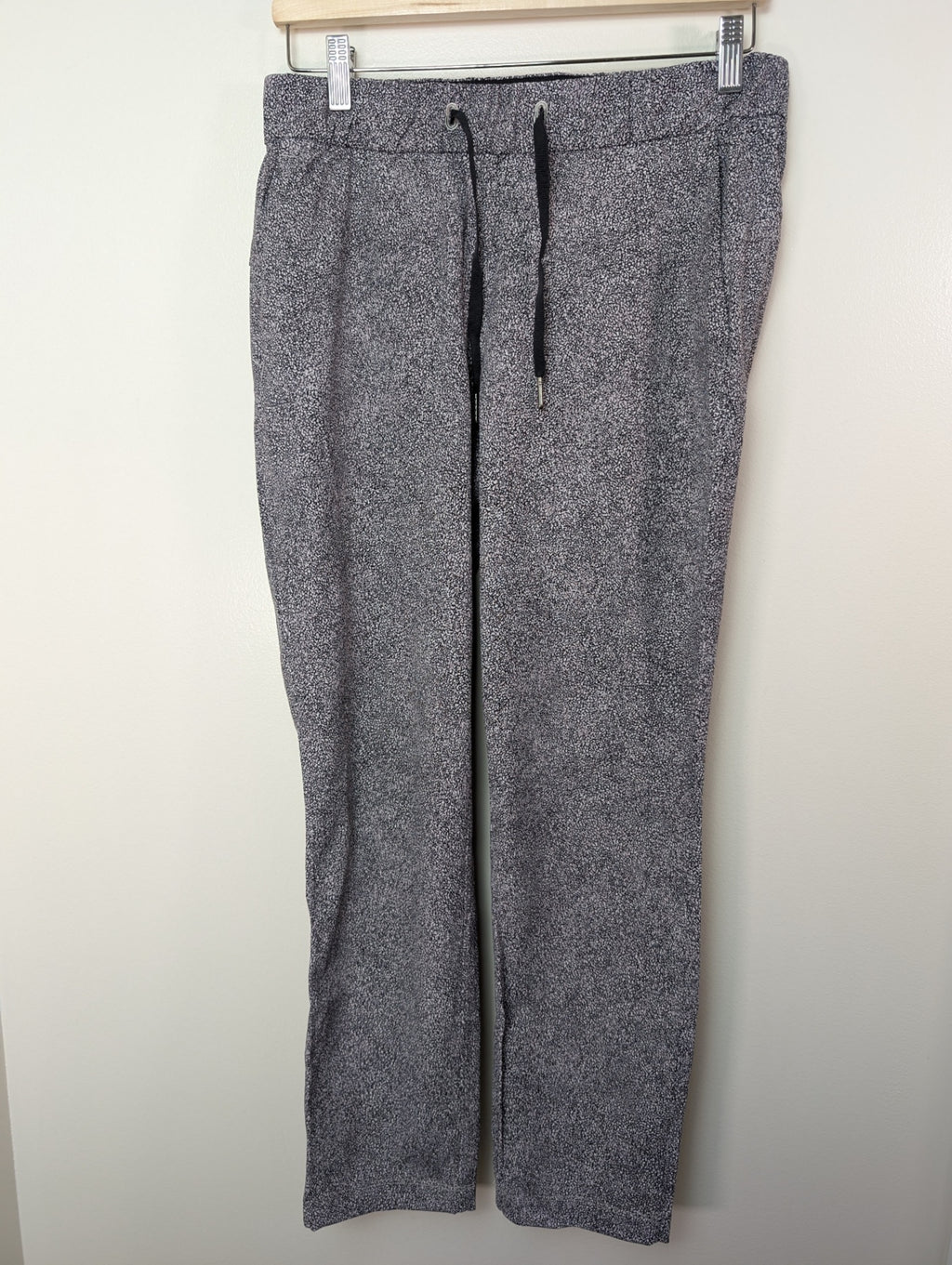 Lululemon on the fly pant - 6