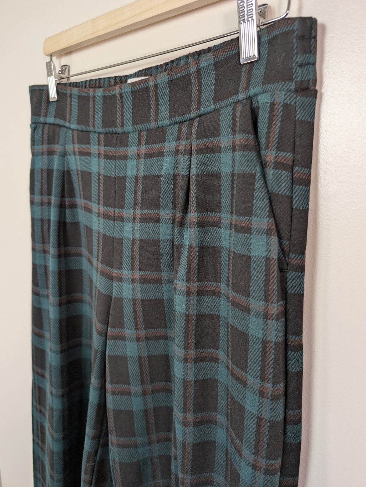 Ichi green plaid pants - L