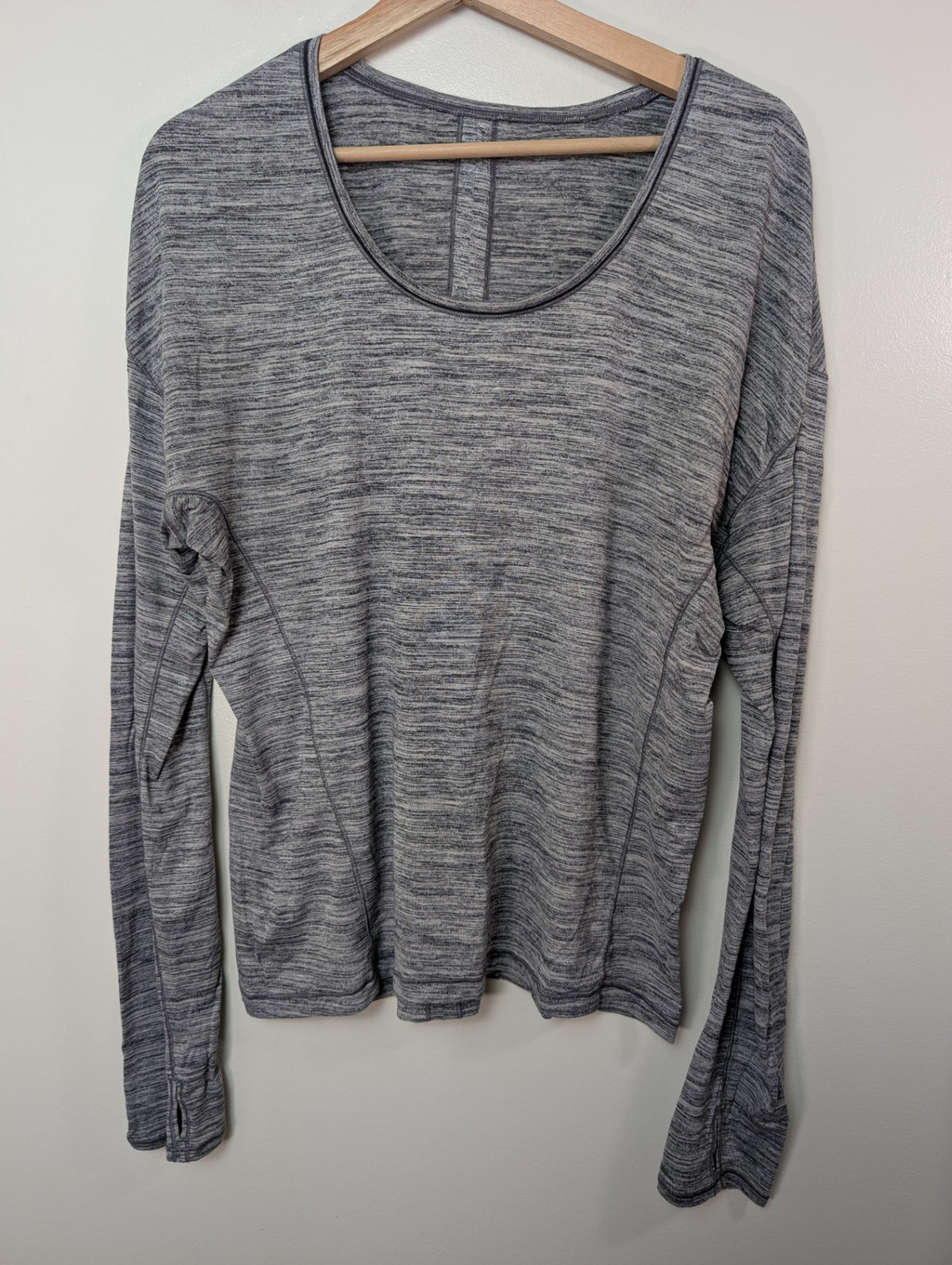 Lululemon long-sleeve - Appears M