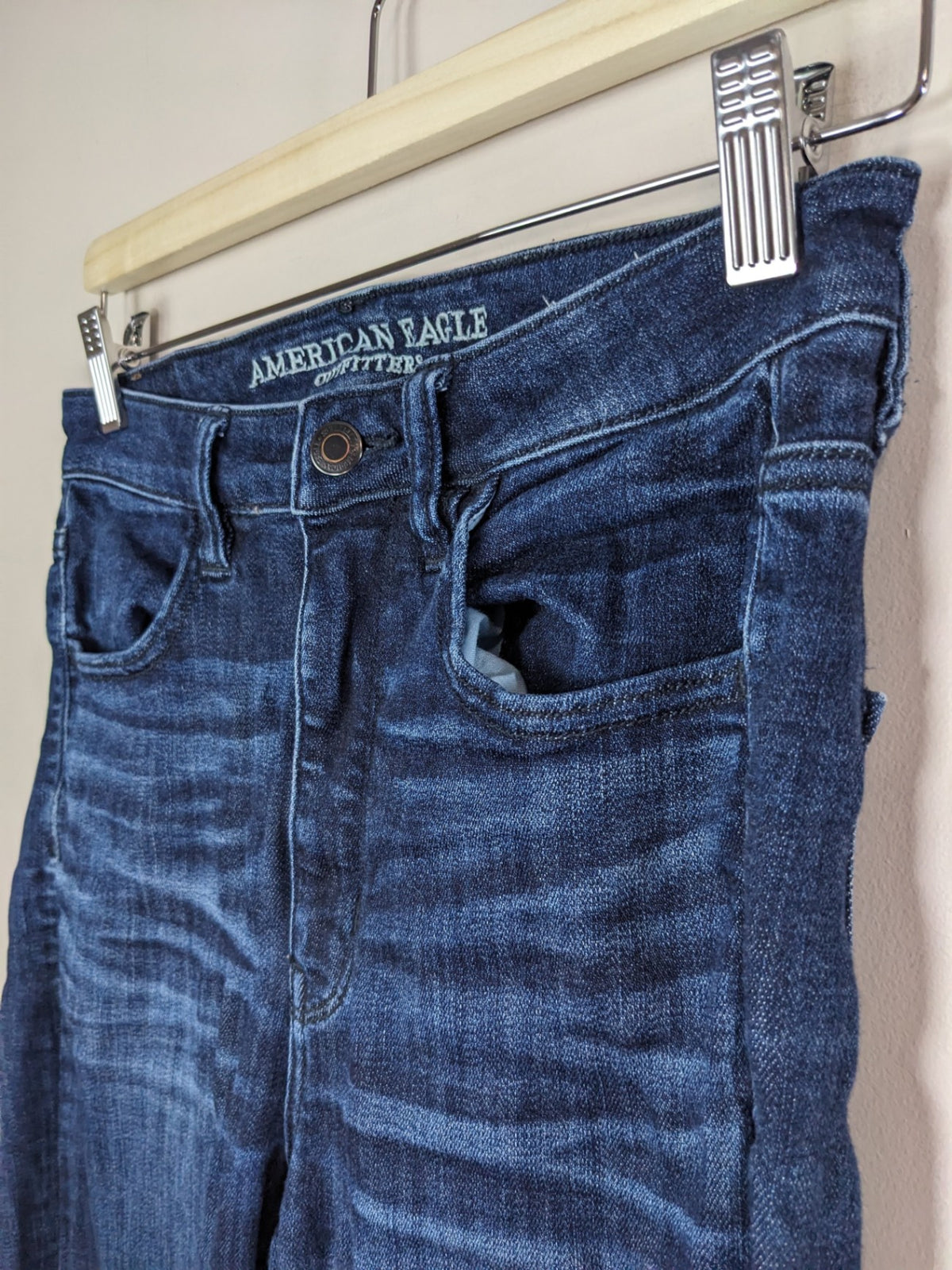 American Eagle Dark Wash Jeans - sz 6