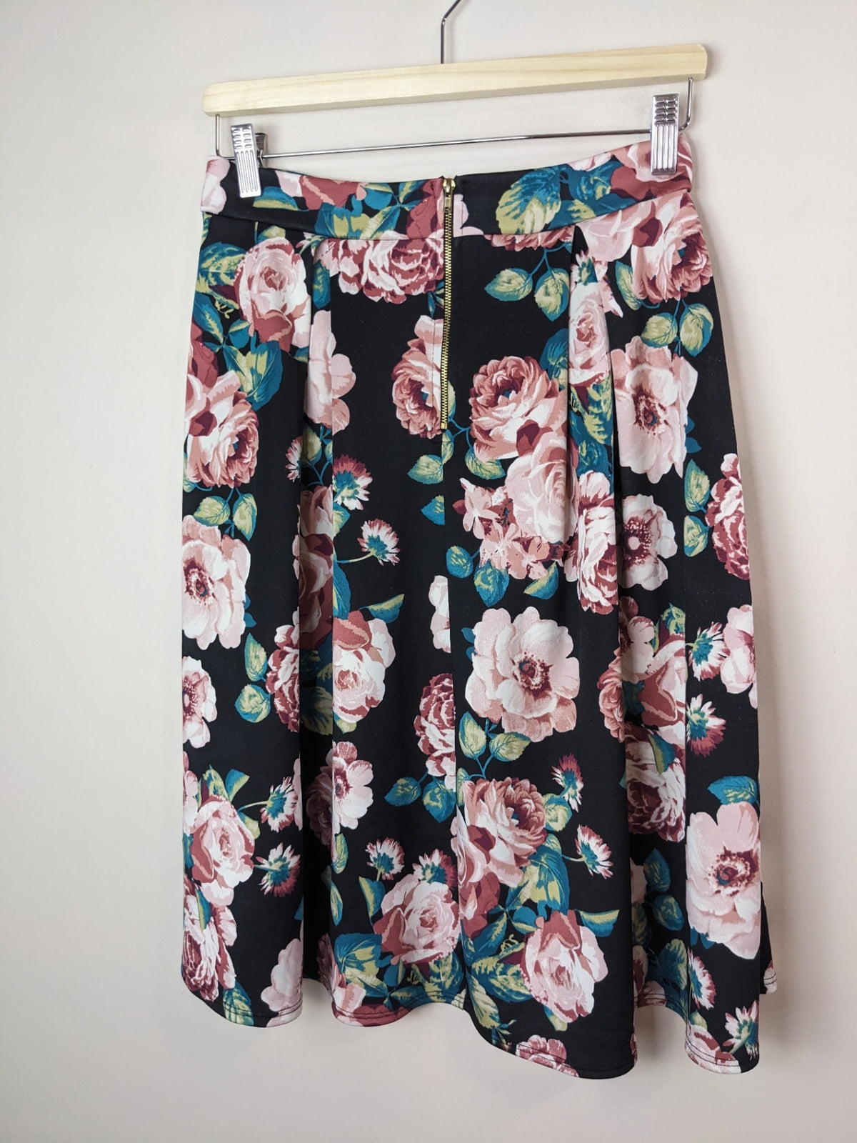 Charlotte Russe Floral Skirt - M