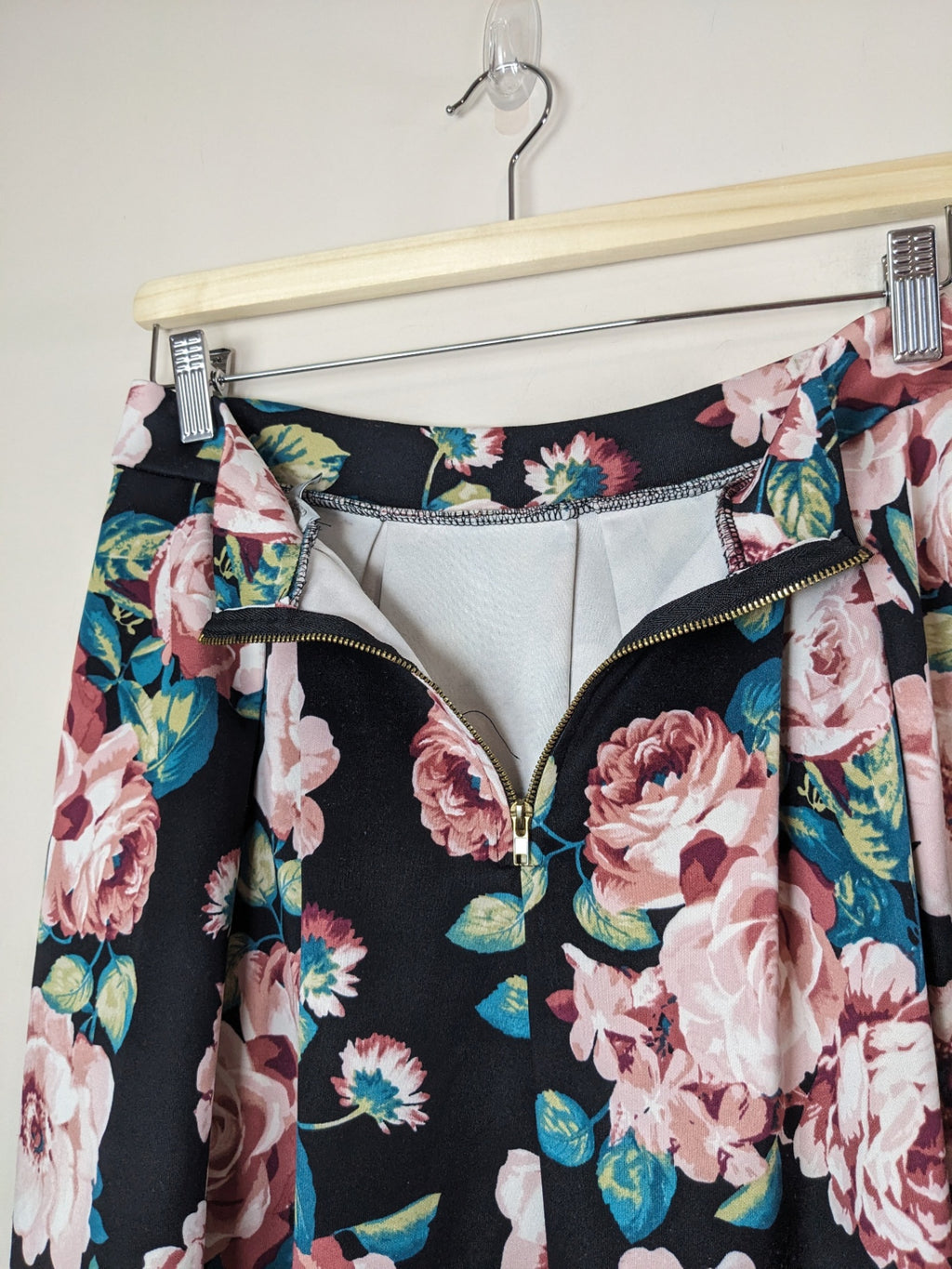 Charlotte Russe Floral Skirt - M