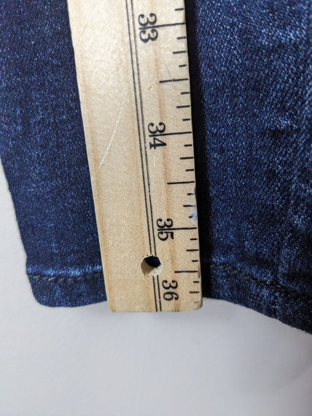 American Eagle Dark Wash Jeans - sz 6