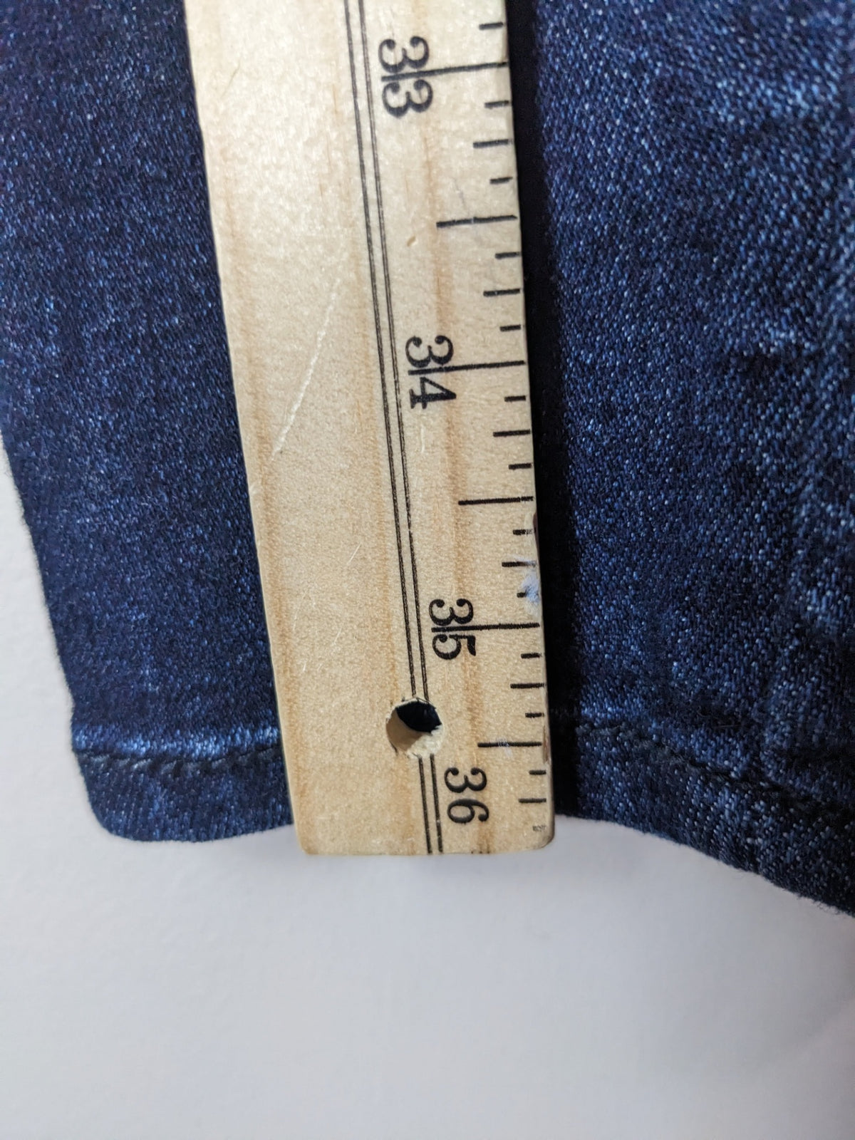American Eagle Dark Wash Jeans - sz 6