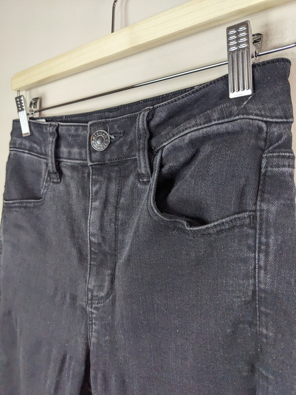 American Eagle Black Jeans - sz 6