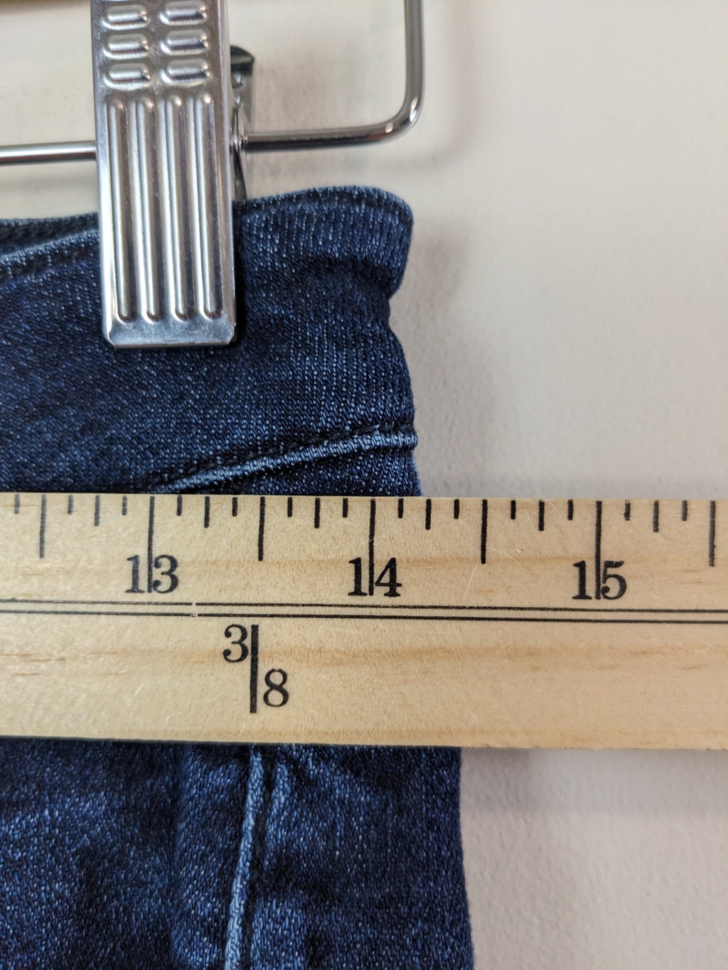 American Eagle Dark Wash Jeans - sz 6