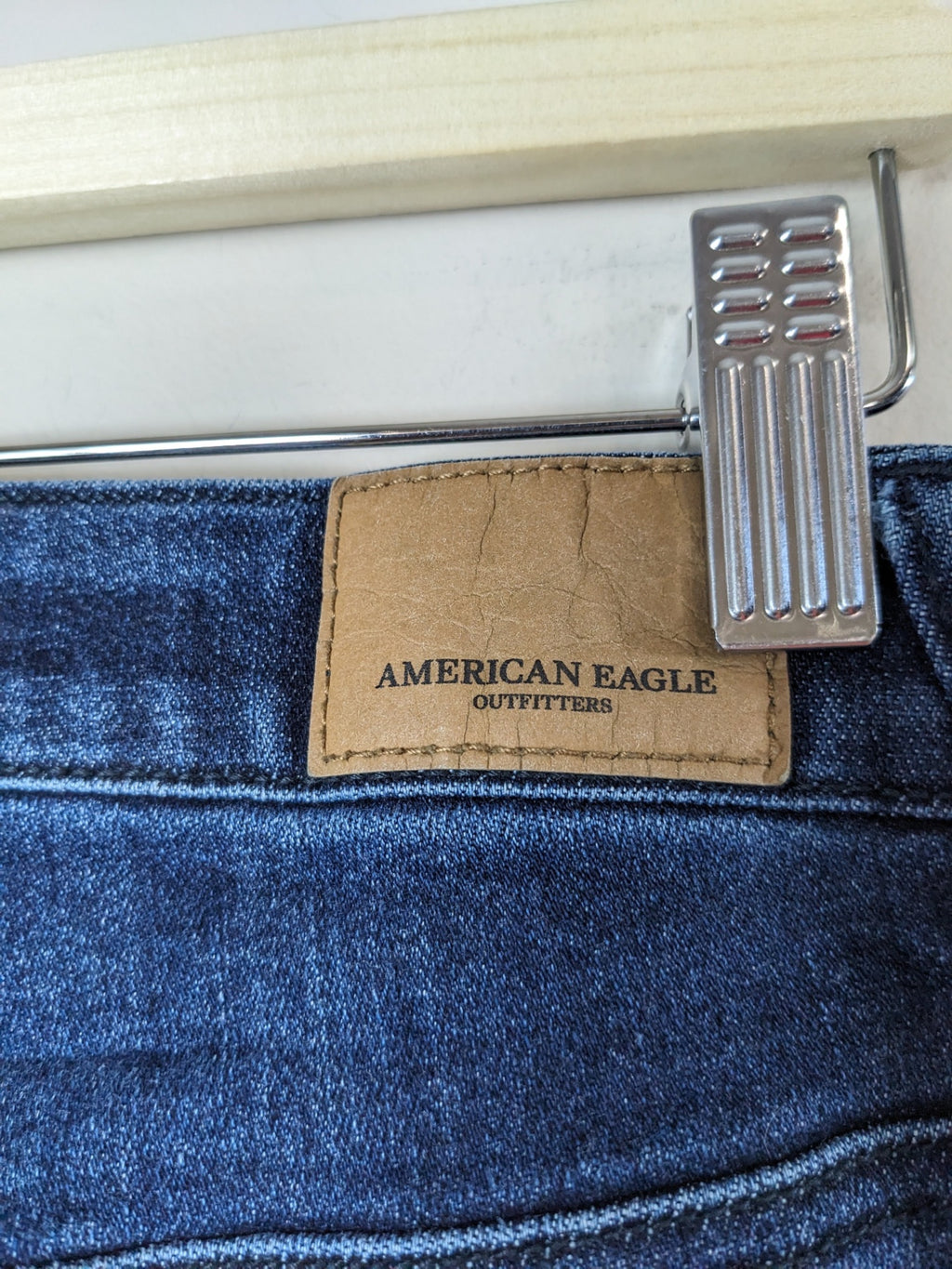American Eagle Dark Wash Jeans - sz 6