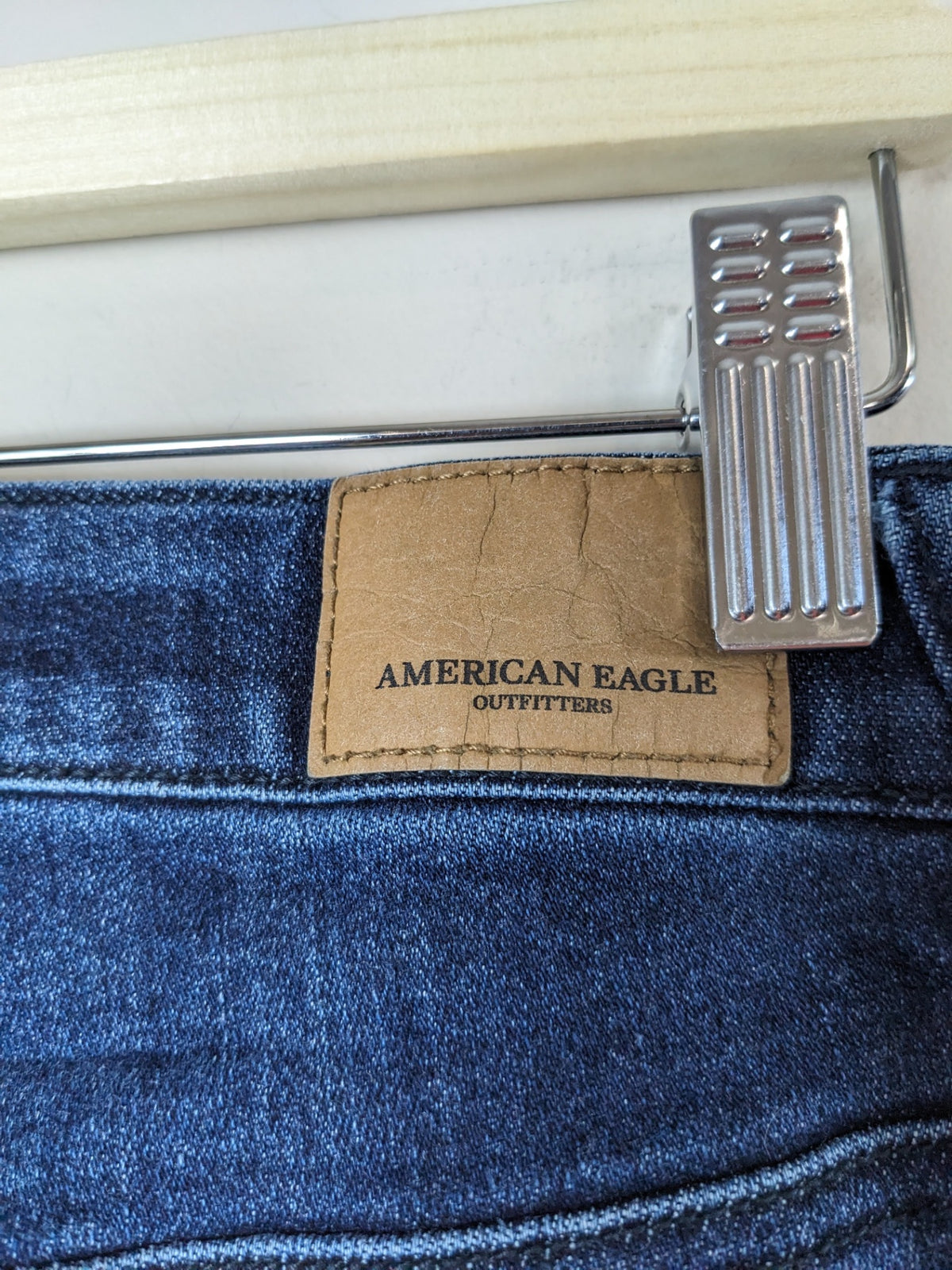 American Eagle Dark Wash Jeans - sz 6