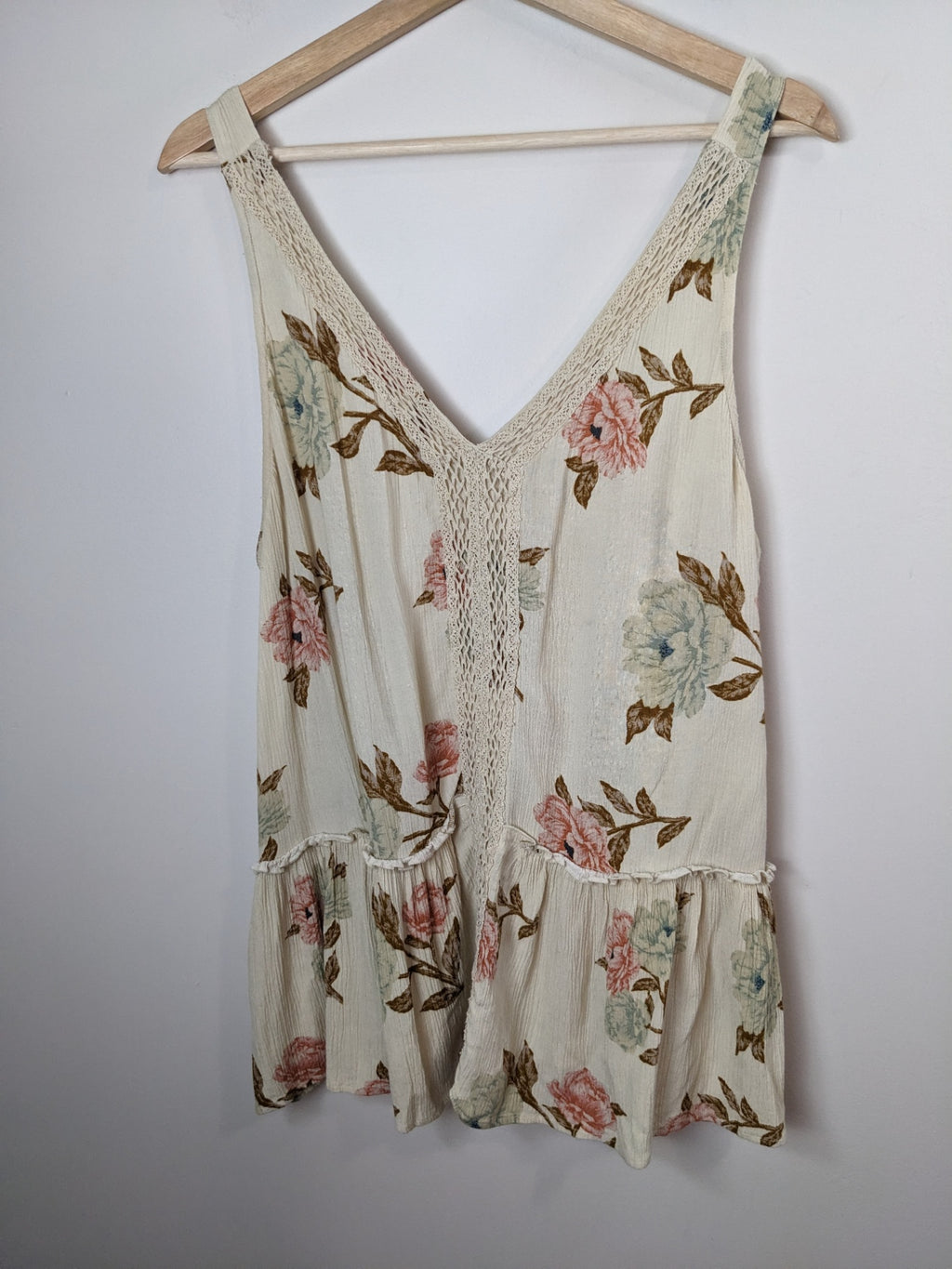 American Eagle Floral Tank Top - L