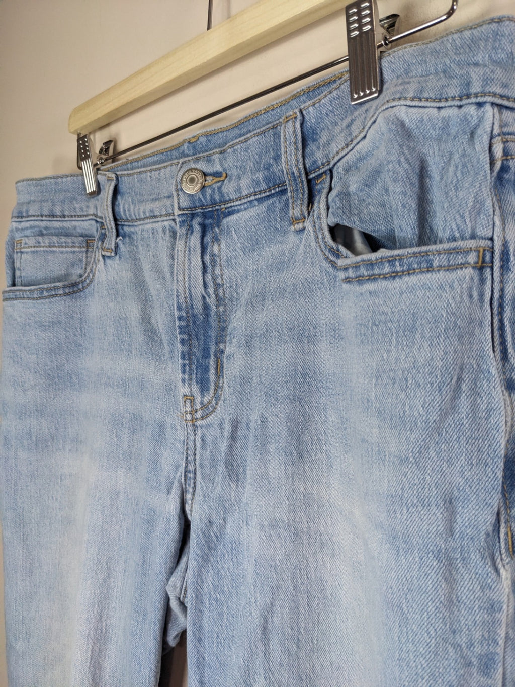 Old Navy Light Wash Boyfriend Jeans - 10