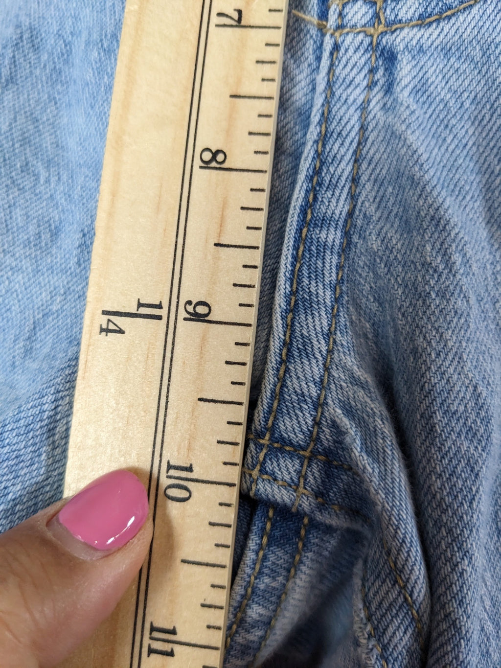 Old Navy Light Wash Boyfriend Jeans - 10