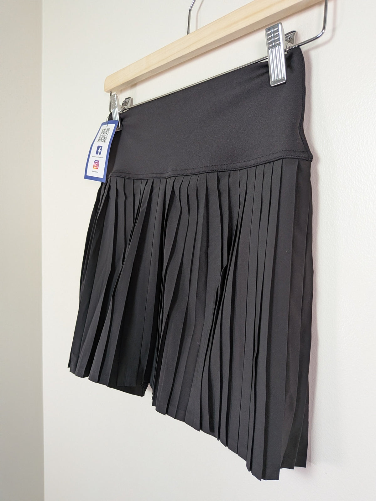 NWT Sweetflexx pleated skirt - M