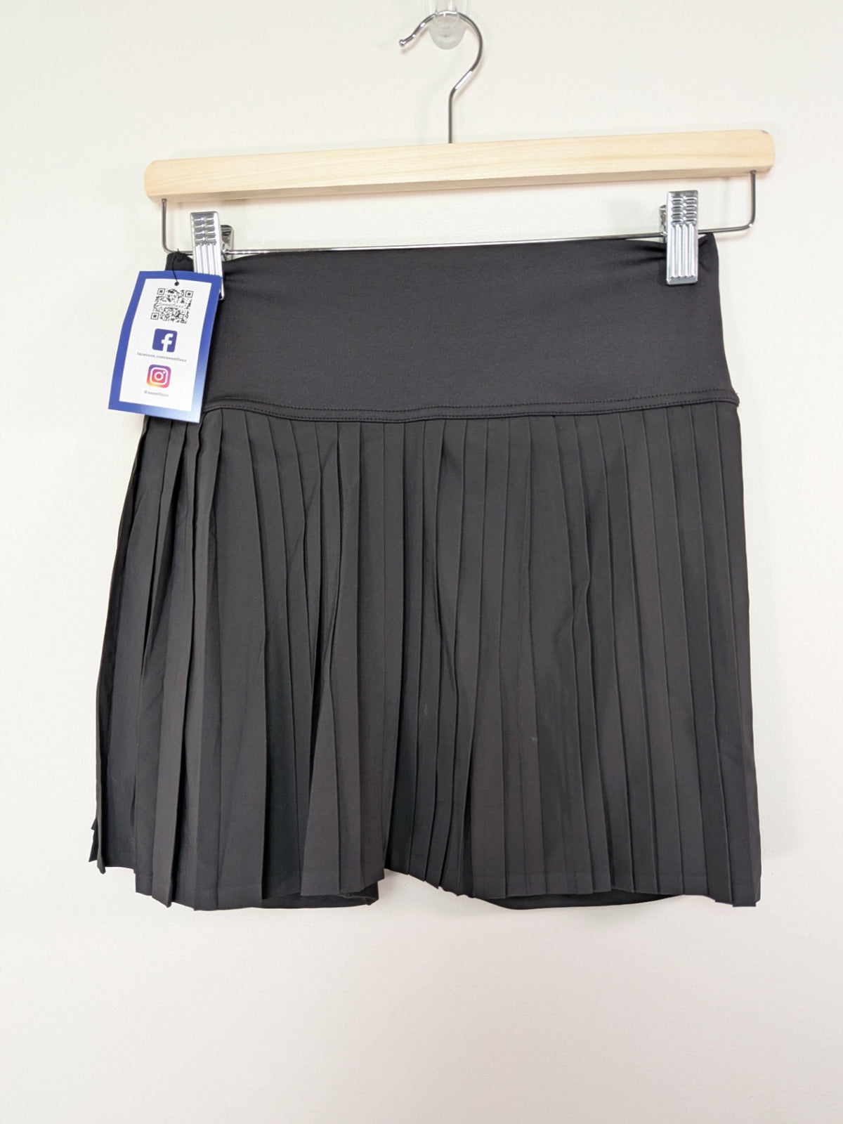 NWT Sweetflexx pleated skirt - M
