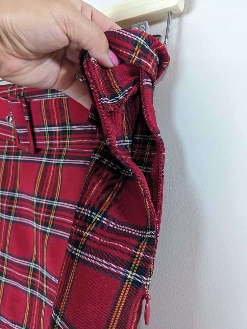FOREVER 21 red plaid skirt - L