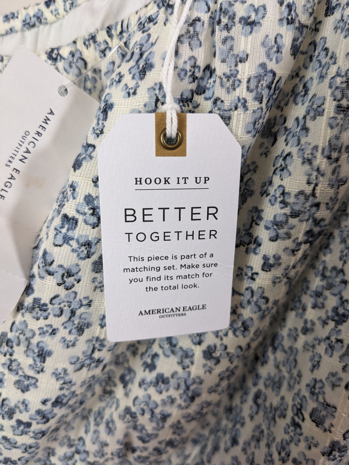 NWT AMERICAN EAGLE Floral One Shoulder Crop Blouse -  L