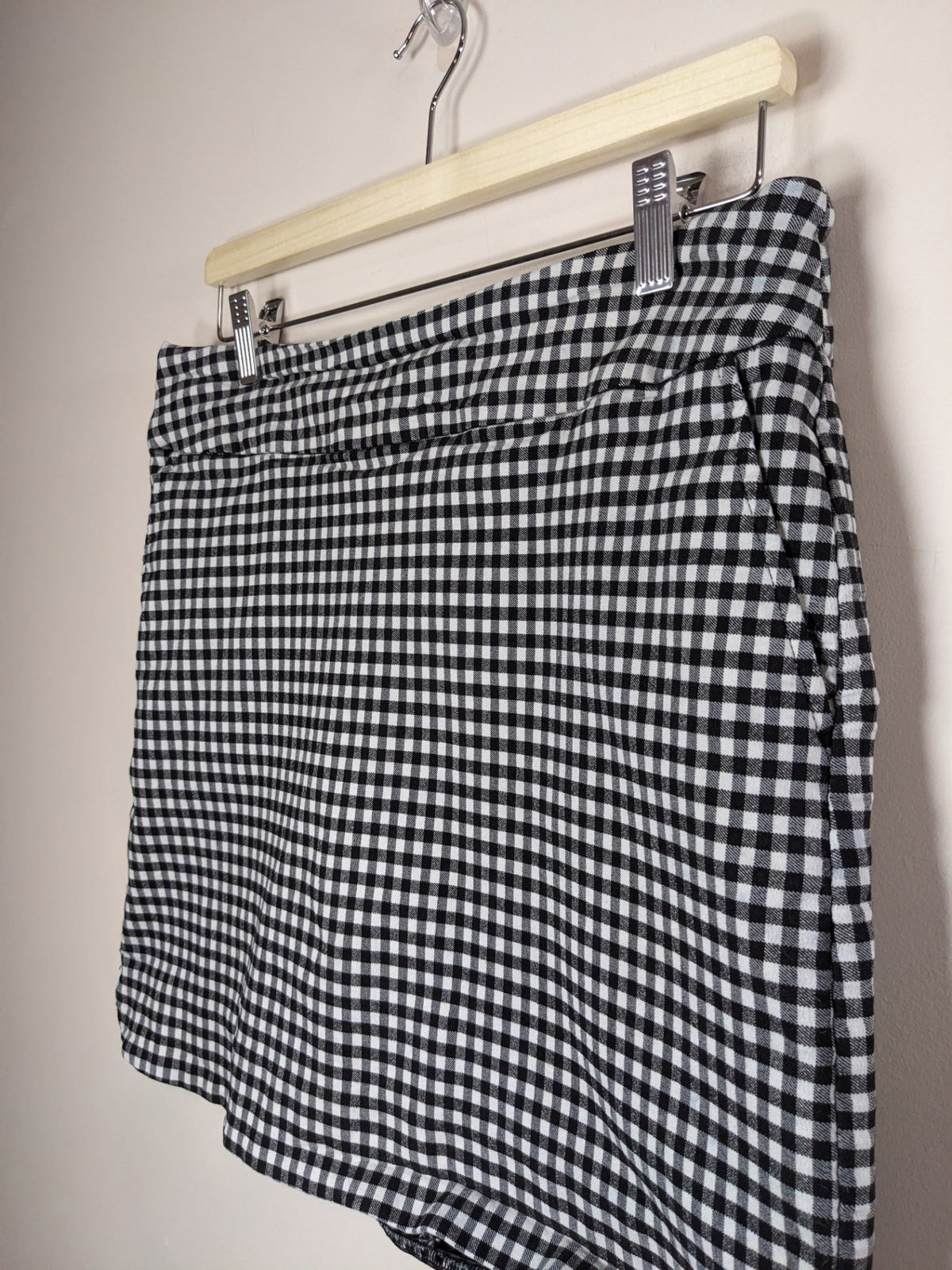 S.C.&CO. Checkered Skort - sz 10