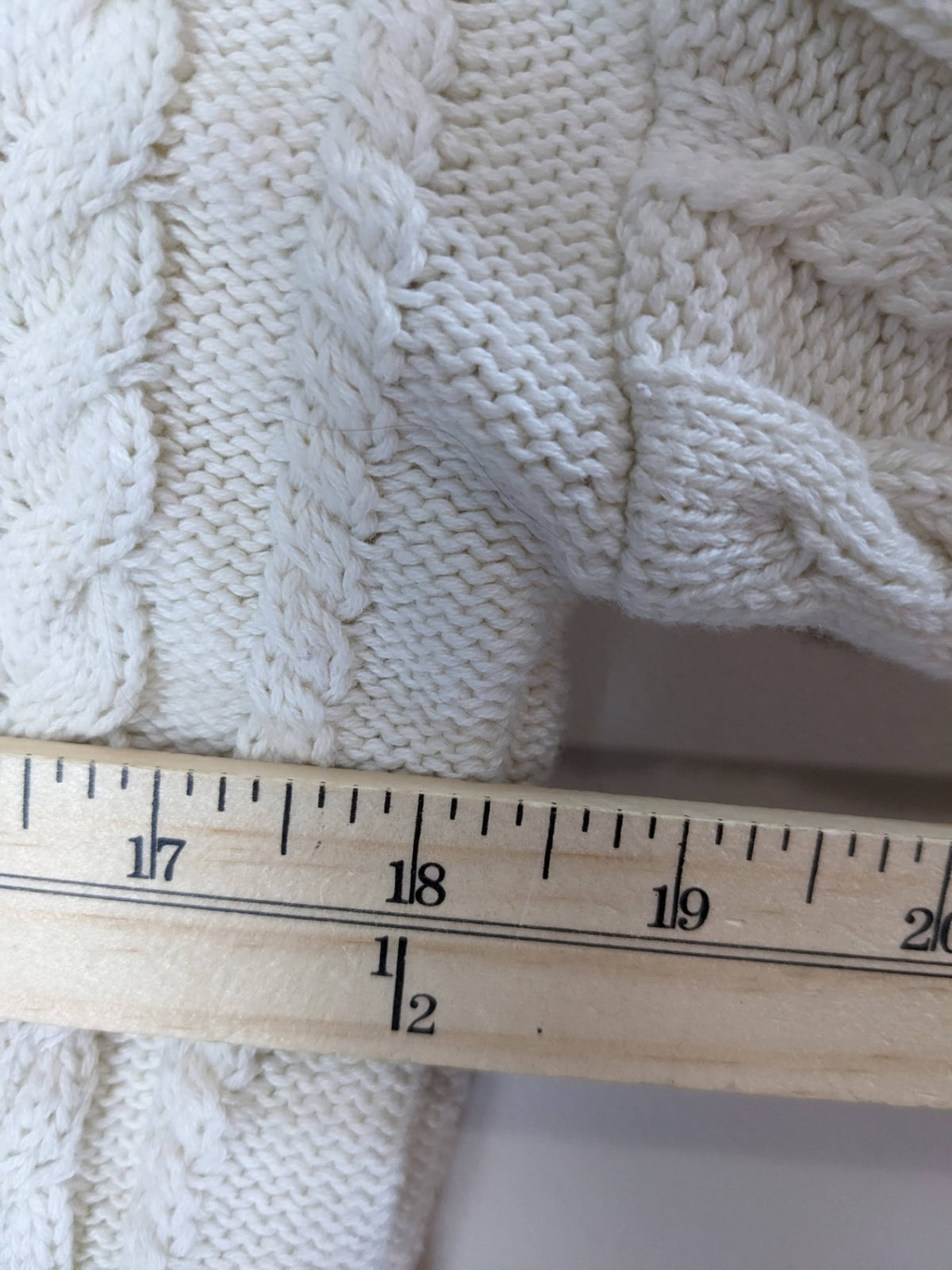 Nicole Miller Cream Cable Knit Sweater - M