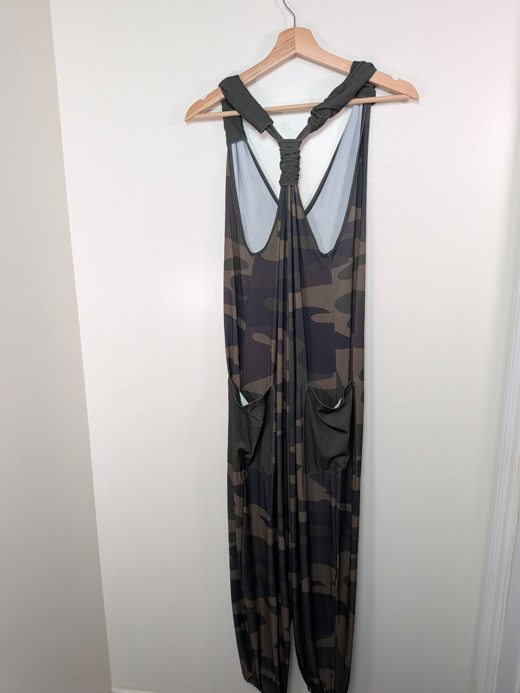 NWT Lily camo jumpsuit - Appears L