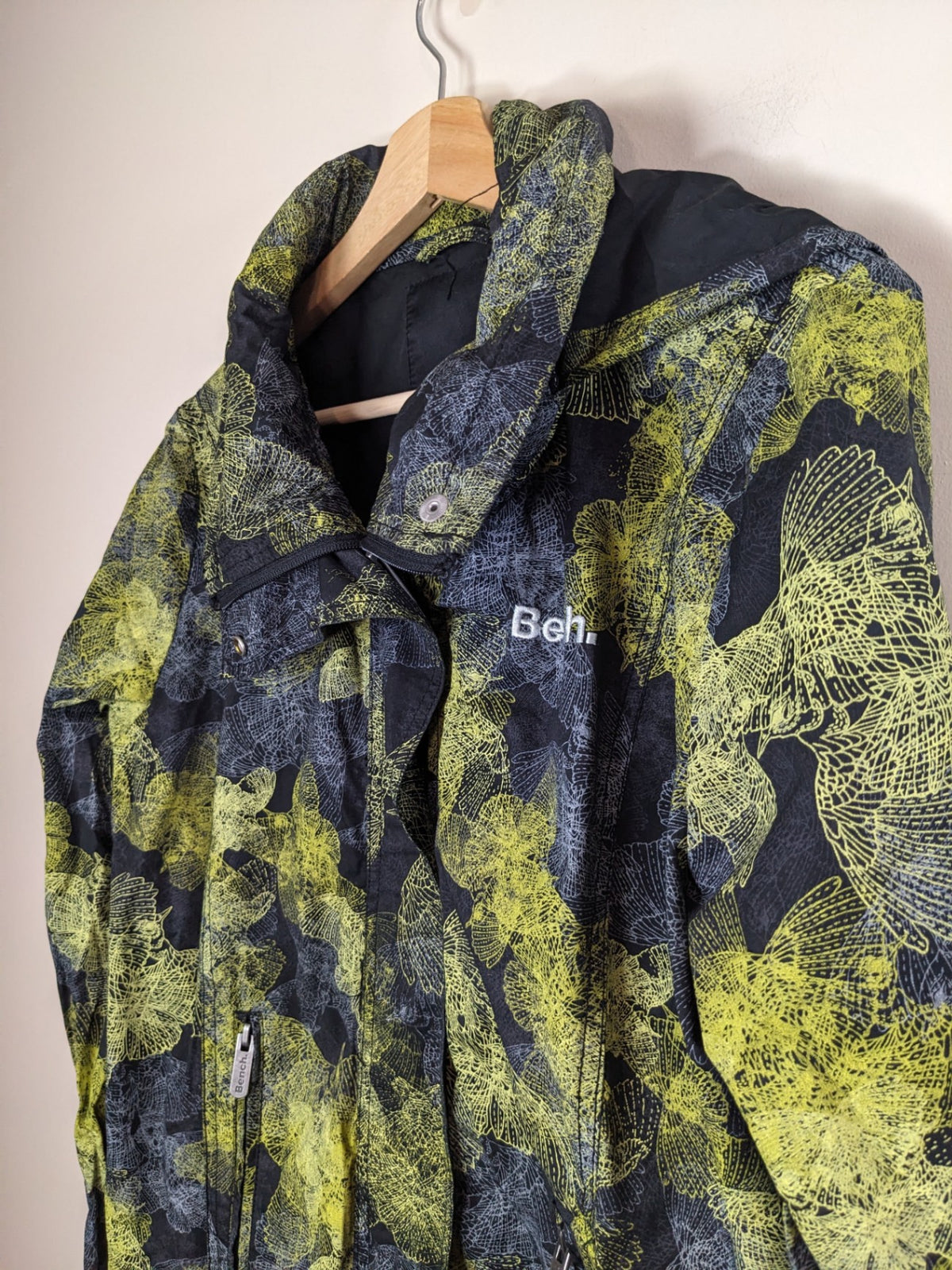 Bench. Green & Black Jacket - XL