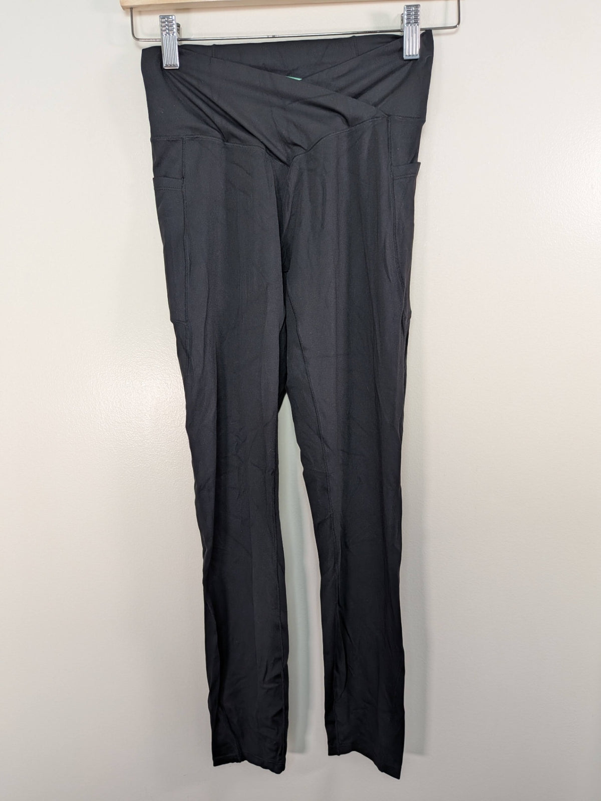 NWT Halara leggings - M