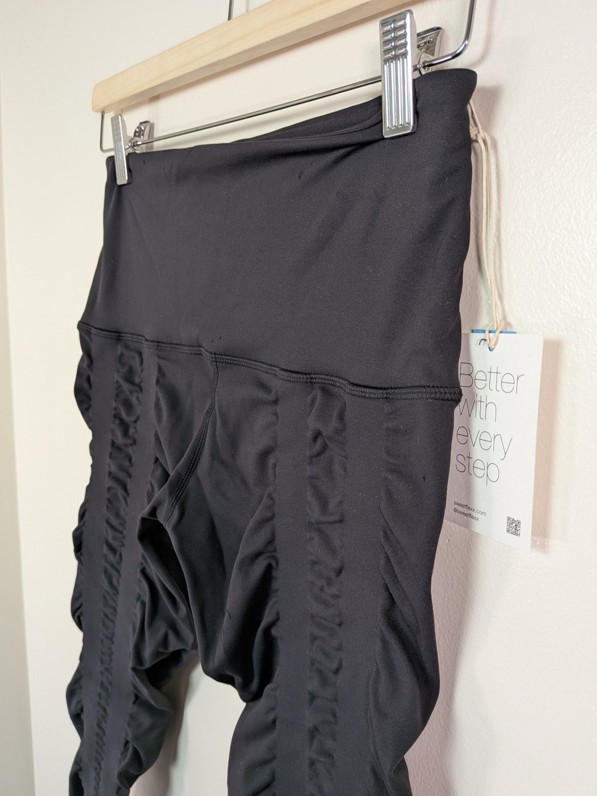 NWT Sweetflexx black capris - 8