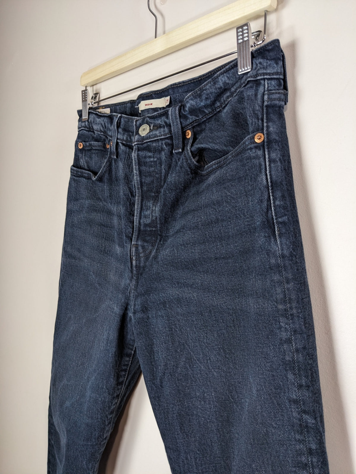 Levi's Black Wedgie Jeans - sz 29