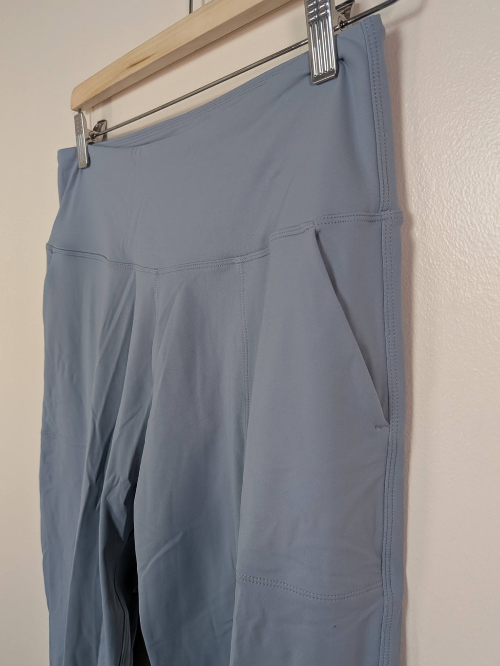 Unknown brand blue leggings - M