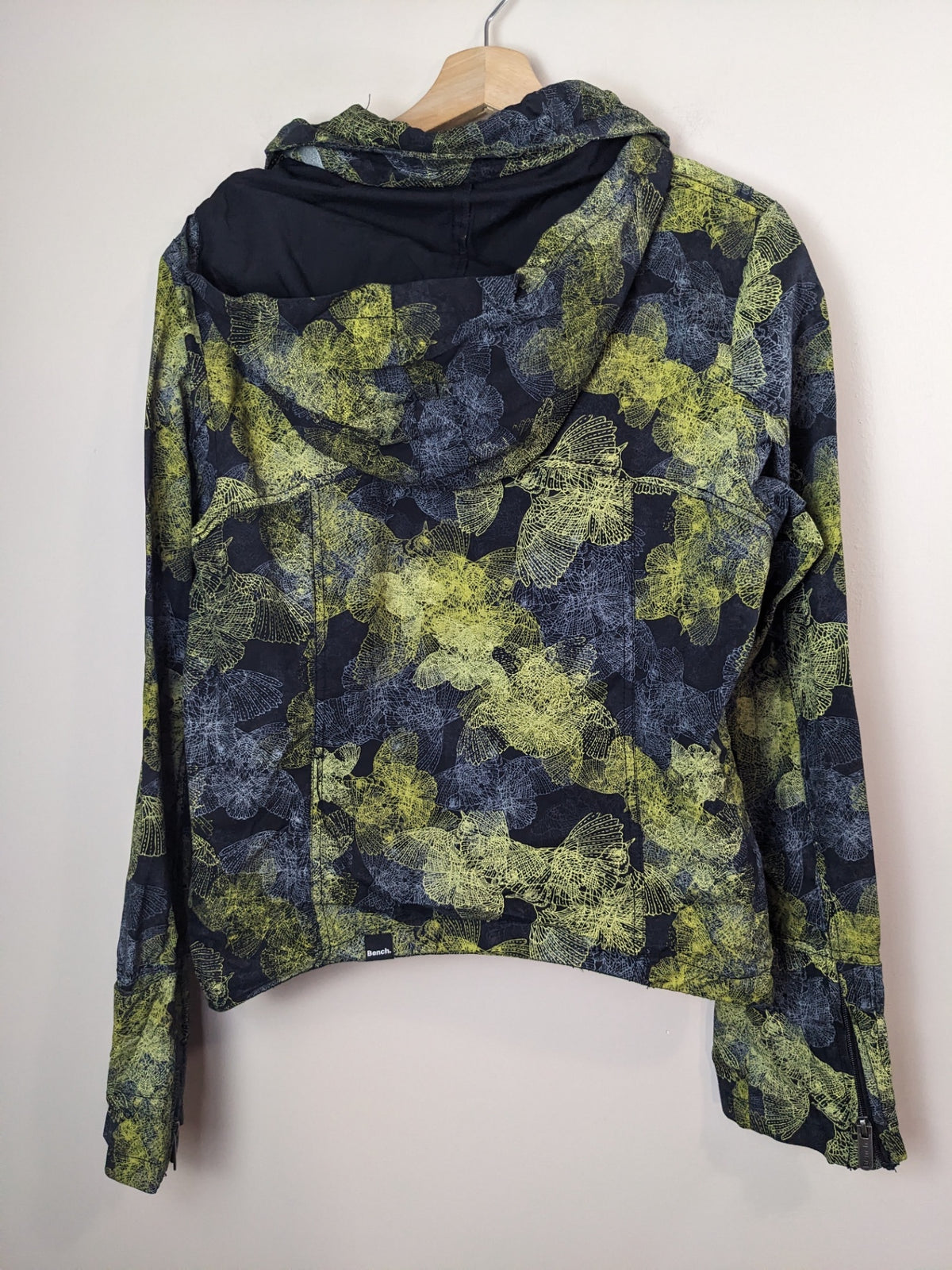 Bench. Green & Black Jacket - XL