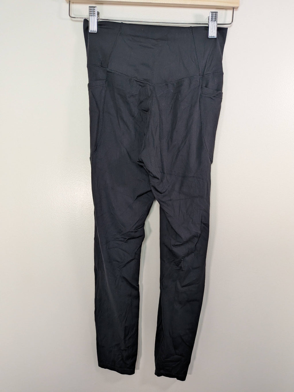 NWT Halara leggings - M