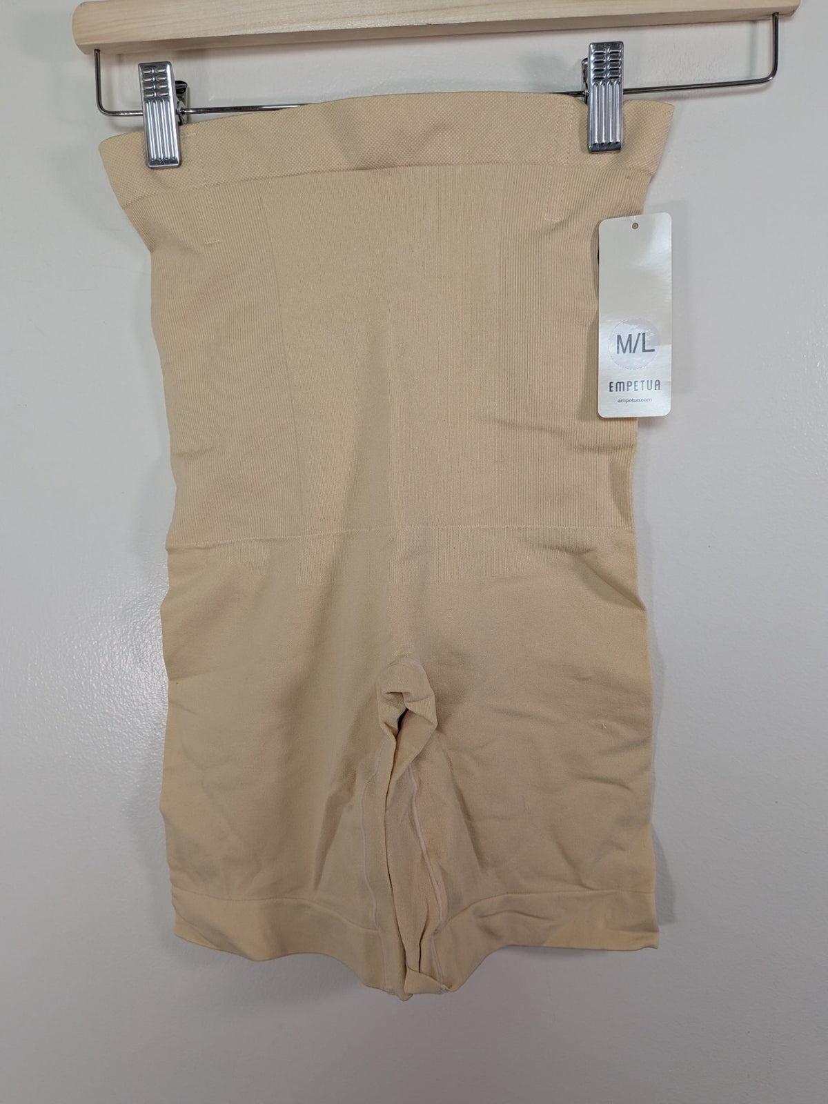 NWT Empetua shaper shorts - M