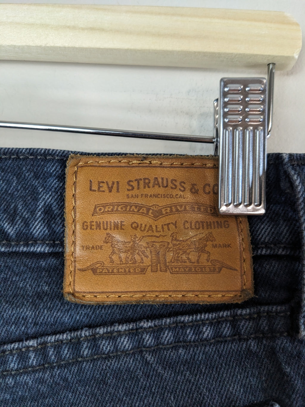 Levi's Black Wedgie Jeans - sz 29