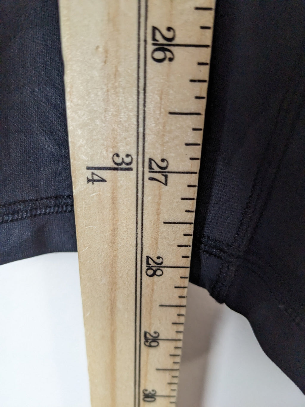Lululemon Black Camo Capris - sz 10