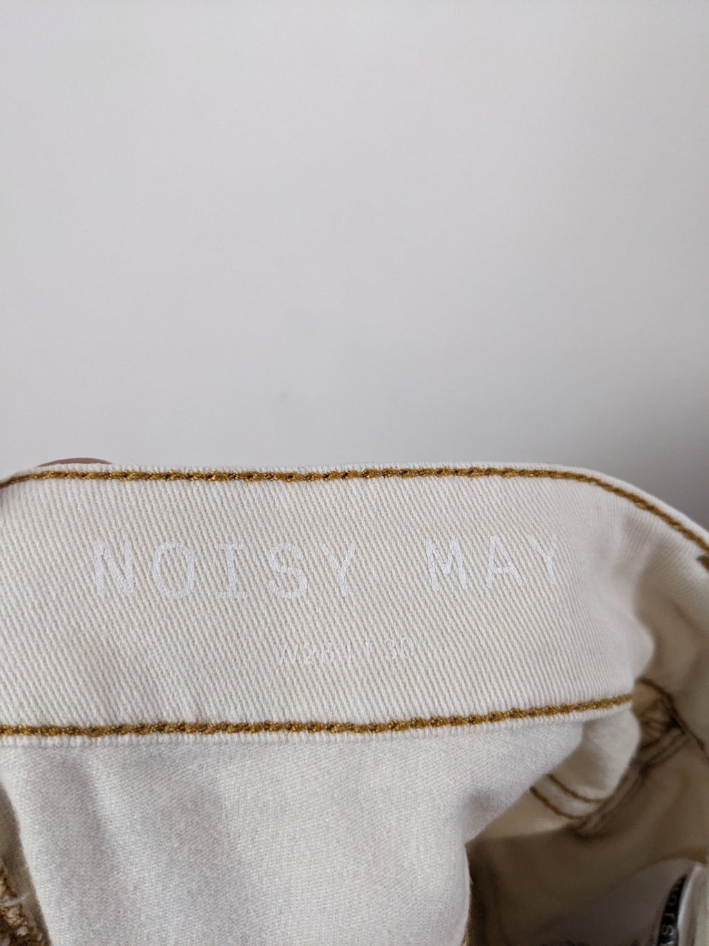 NOISY MAY Off White Jeans - sz 26