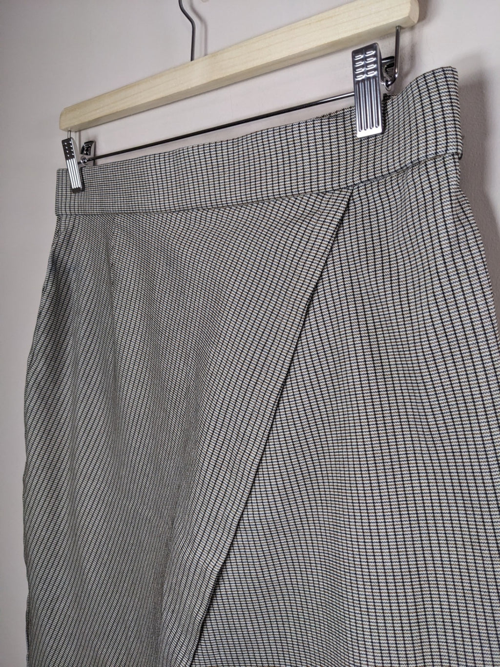 DYNAMITE Checkered Skirt - L
