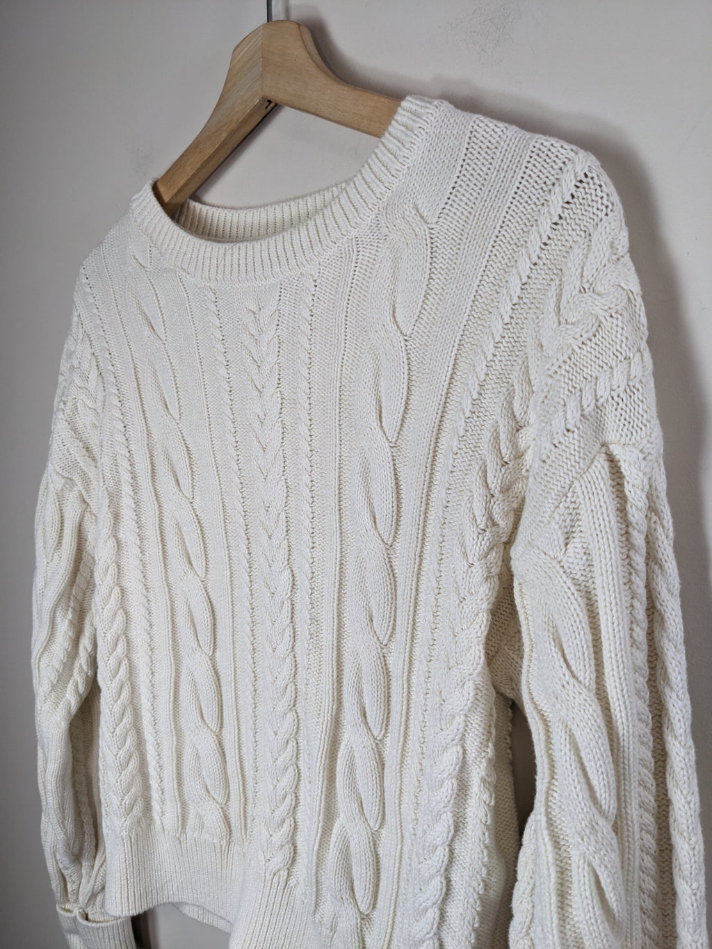 Nicole Miller Cream Cable Knit Sweater - M