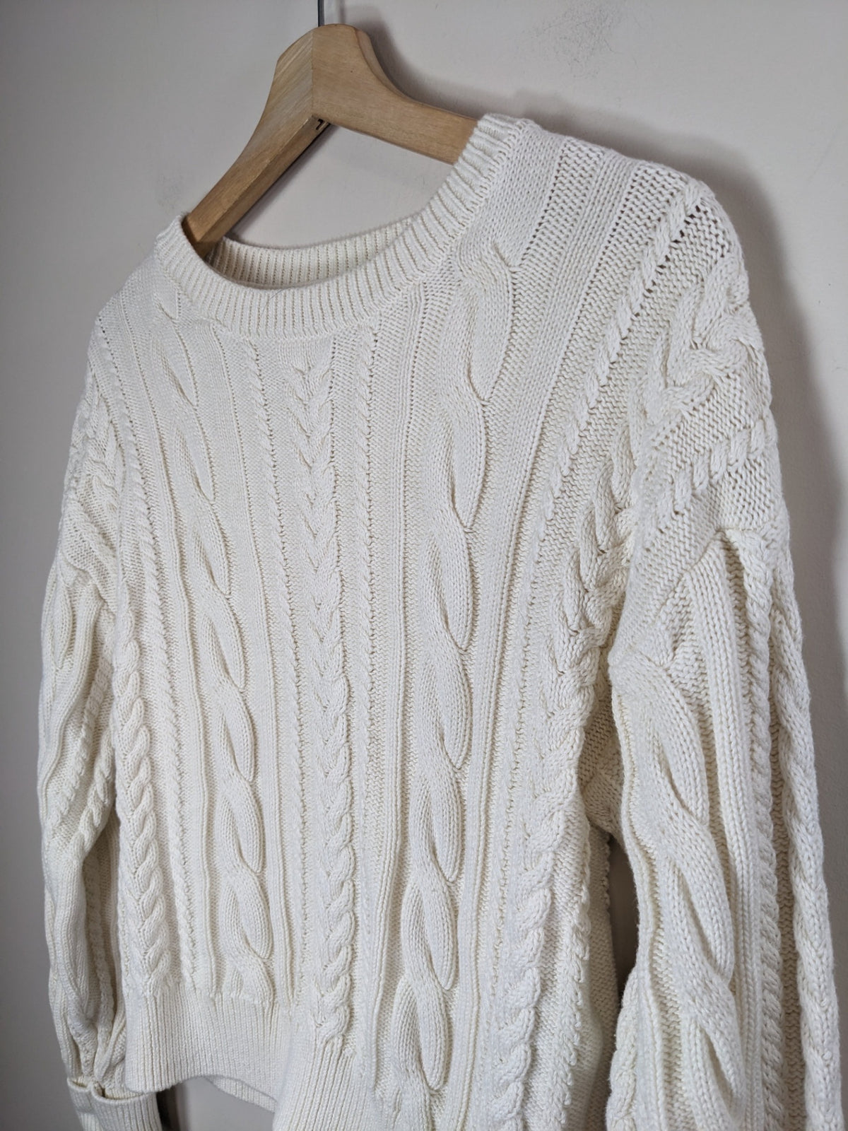 Nicole Miller Cream Cable Knit Sweater - M