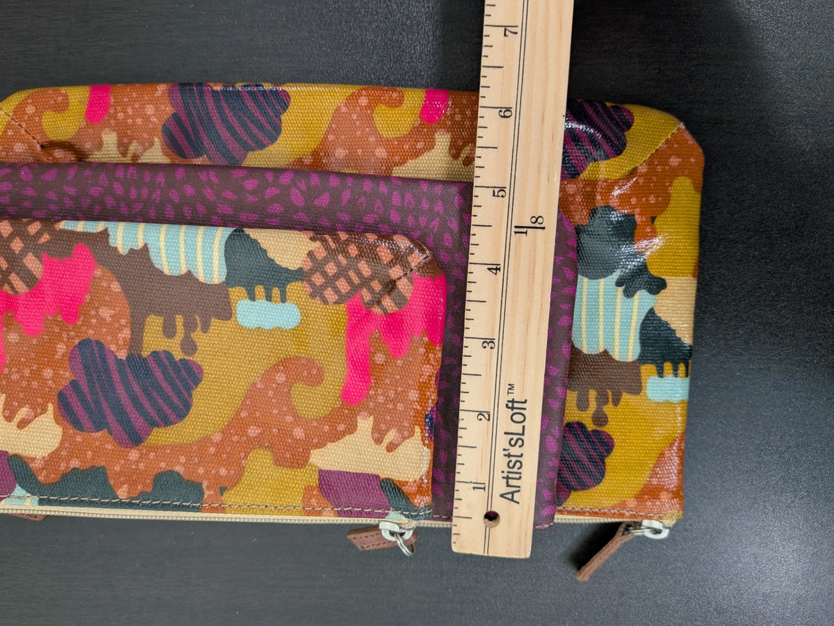Fossil pouches