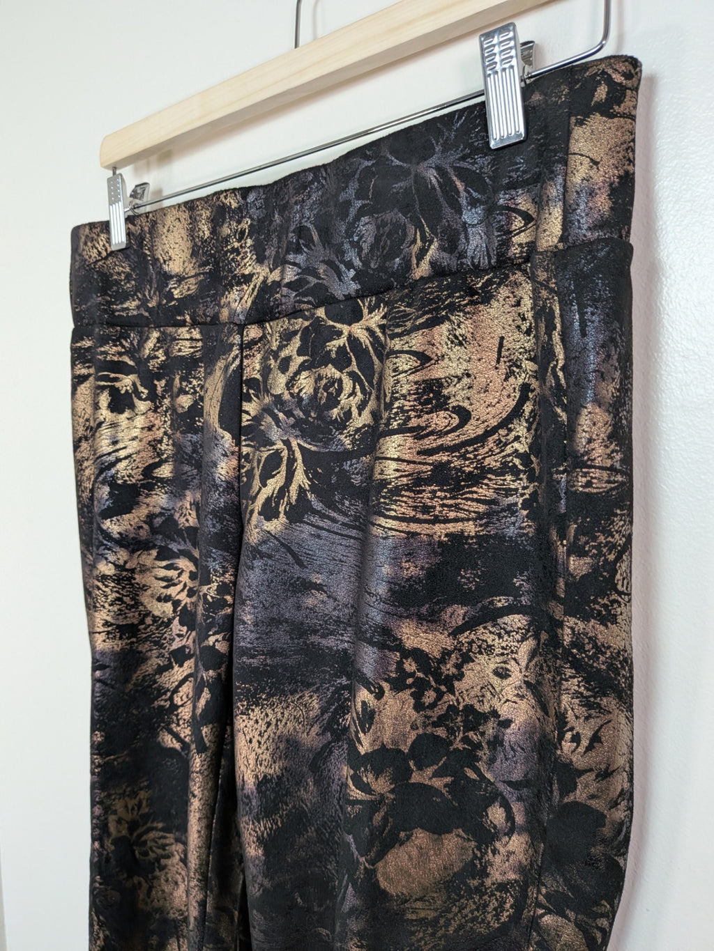 NWT Laura gold pants - 8