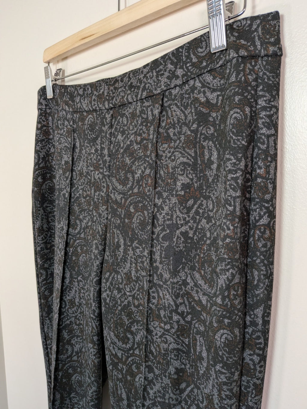 Laura black paisley print trouser - 10